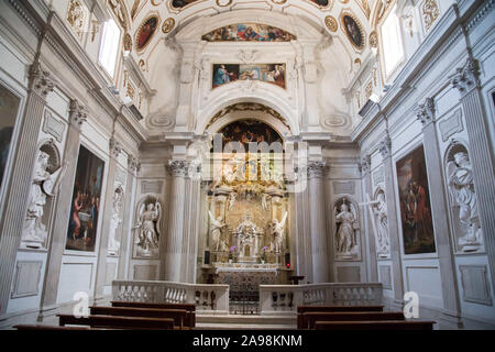 Cappella Del Santissimo Sacramento (Sakramentskapelle) im romanischen Kathedrale Santa Maria Assunta (Kirche der Aufnahme der Sel. Stockfoto