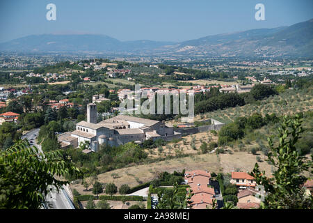 Romanische Chiesa e Monastero di San Ponziano (Hl. Pontianus Kirche) in Spoleto, Umbrien, Italien. Am 19. August 2019 © wojciech Strozyk/Alamy Stock Pho Stockfoto