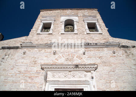 Romanische Basilika di San Salvatore (Basilika von San Salvatore) in Spoleto, Umbrien, Italien. Am 19. August 2019, der frühchristlichen Basilika in IV. erbaut Stockfoto