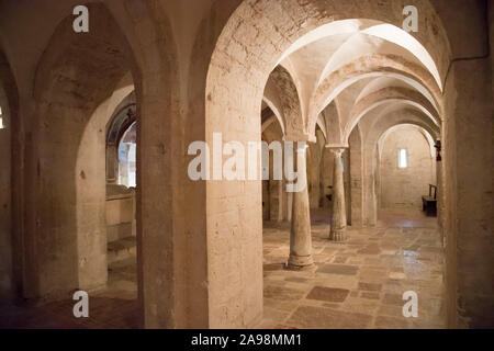 Romanische Krypta in Chiesa e Monastero di San Ponziano (Hl. Pontianus Kirche) in Spoleto, Umbrien, Italien. Am 19. August 2019 © wojciech Strozyk/Alamy Stockfoto