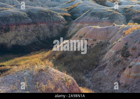 Yellow Mounds, Gelb Mounds übersehen, Badlands National Park, S. Dakota, USA, Herbst, von Dominique Braud/Dembinsky Foto Assoc Stockfoto