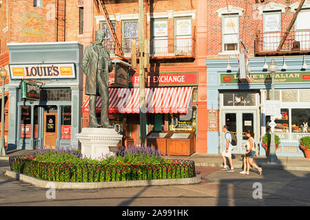 Louie's Italienisches Restaurant, Bar und Grill und Giovannasi's Fruit Exchange, New York Gebiet von Universal Studios Resort, Orlando, Florida, USA Stockfoto