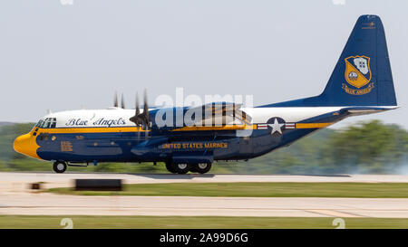 Die Blue Angels support C-130 Hercules "Fat Albert" führt eine Demo auf dem 2015 Rockford Airfest. Stockfoto