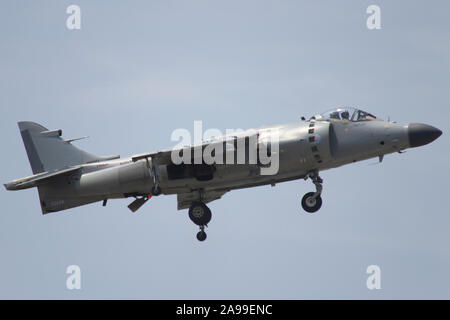 Ein British Aerospace Sea Harrier führt eine Demo auf dem 2012 Dayton Airshow. Stockfoto