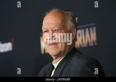 Los Angeles, USA. 13 Nov, 2019. Werner Herzog "Die mandalorianer 'Premiere am El Capitan Theatre in Hollywood, CA, November 13, 2019. Foto: Joseph Martinez/PictureLux Credit: PictureLux/Hollywood Archiv/Alamy leben Nachrichten Stockfoto