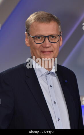 Köln, Deutschland. 13 Nov, 2019. Der Moderator Günther Jauch, ist zu Gast bei der ARD-Talkshow "maischberger. Der Woche 'Credit: Horst Galuschka/dpa/Horst Galuschka dpa/Alamy leben Nachrichten Stockfoto