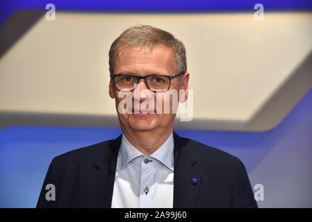 Köln, Deutschland. 13 Nov, 2019. Der Moderator Günther Jauch, ist zu Gast bei der ARD-Talkshow "maischberger. Der Woche 'Credit: Horst Galuschka/dpa/Horst Galuschka dpa/Alamy leben Nachrichten Stockfoto