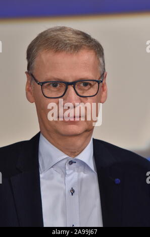 Köln, Deutschland. 13 Nov, 2019. Der Moderator Günther Jauch, ist zu Gast bei der ARD-Talkshow "maischberger. Der Woche 'Credit: Horst Galuschka/dpa/Horst Galuschka dpa/Alamy leben Nachrichten Stockfoto