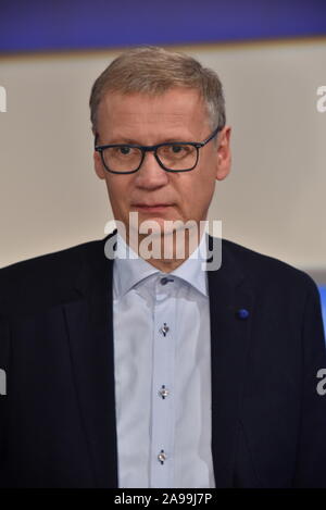 Köln, Deutschland. 13 Nov, 2019. Der Moderator Günther Jauch, ist zu Gast bei der ARD-Talkshow "maischberger. Der Woche 'Credit: Horst Galuschka/dpa/Horst Galuschka dpa/Alamy leben Nachrichten Stockfoto