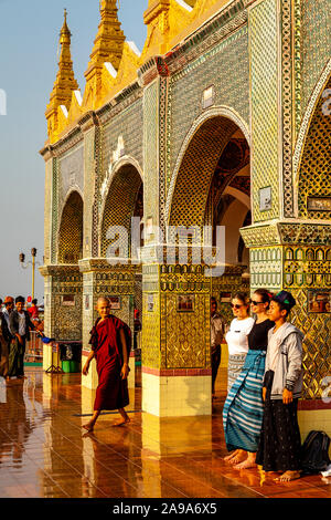 Su Taung Pyae Pagode, Mandalay Hill, Mandalay, Myanmar. Stockfoto