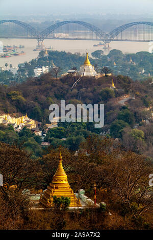 Die Pagoden und Tempel von Sagaing Hill, Mandalay, Myanmar. Stockfoto