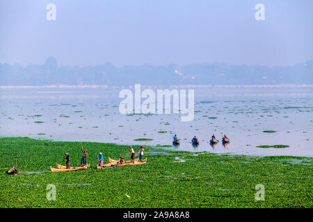 Fischer zu den Taungthaman See, Amarapura, Mandalay, Myanmar. Stockfoto