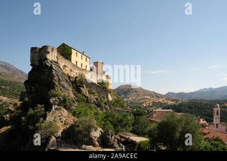 Cittadelle U Castellu - die Zitadelle auf dem Hügel der Altstadt von Corte, Zentral Korsika, Corse-du-Sud, Frankreich - Korsika Sommer Mountain Village Landschaft Stockfoto