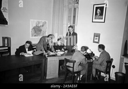 Originale Bildunterschrift: Bundeskanzleramt Abteilung Presse und Propaganda der Deutschen Studentenschaft von Prag und Brno, 1930er Jahre Stockfoto