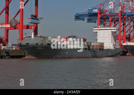Containerschiff ANNABA vertäut am Jade-Weser-Port Wilhelmshaven Stockfoto