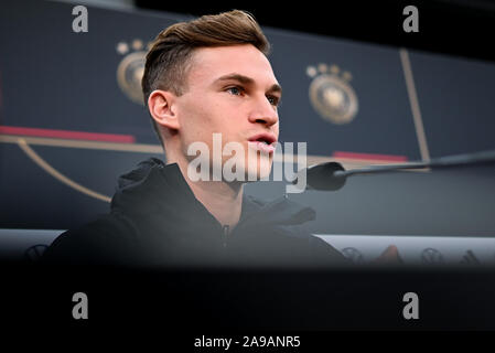 Joshua Kimmich (Deutschland). GES/Fussball/EM-Qualifikation: Pressekonferenz der deutschen Nationalmannschaft in Düsseldorf, 14.11.2019 Fußball: Europäische Qualifier: Pressekonferenz der deutschen Nationalmannschaft, Düsseldorf, 14. November 2019 | Verwendung weltweit Stockfoto