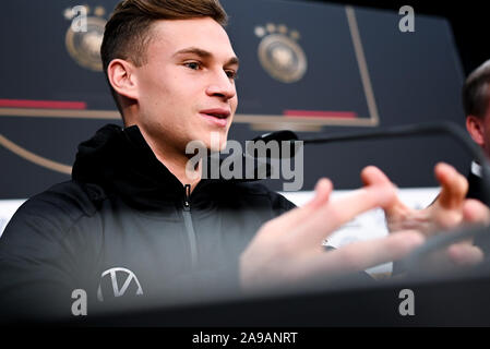 Joshua Kimmich (Deutschland). GES/Fussball/EM-Qualifikation: Pressekonferenz der deutschen Nationalmannschaft in Düsseldorf, 14.11.2019 Fußball: Europäische Qualifier: Pressekonferenz der deutschen Nationalmannschaft, Düsseldorf, 14. November 2019 | Verwendung weltweit Stockfoto