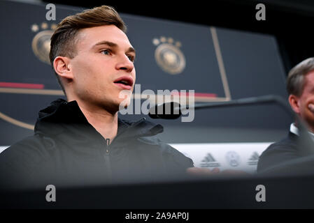 Joshua Kimmich (Deutschland). GES/Fussball/EM-Qualifikation: Pressekonferenz der deutschen Nationalmannschaft in Düsseldorf, 14.11.2019 Fußball: Europäische Qualifier: Pressekonferenz der deutschen Nationalmannschaft, Düsseldorf, 14. November 2019 | Verwendung weltweit Stockfoto