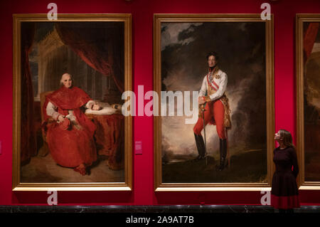 Die Queen's Gallery, Buckingham Palace, London, Großbritannien. 14. November 2019. George IV: Kunst & Spektakel Ausstellung Vorschau, seine einzigartige Sammlung von Kunst präsentiert, von denen viel bleibt in der Royal Collection. Die Ausstellung läuft vom 15. November 2019 - 3. Mai 2020. Bild: Portraits von Sir Thomas Lawrence vom Waterloo Kammer, Windsor Castle. Bild (l und r): Ercole, Kardinal Consalvi; Charles, Erzherzog von Österreich. Credit: Malcolm Park/Alamy Leben Nachrichten. Stockfoto