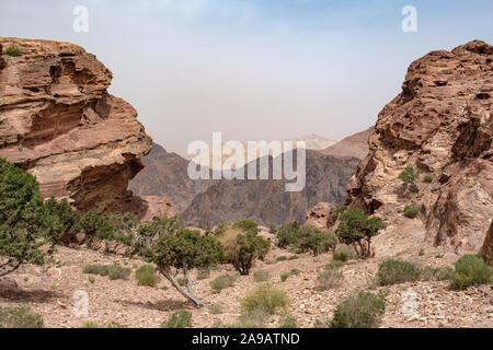 Die Aussicht von den Bergen von Petra, Jordanien, in Richtung des Toten Meeres Stockfoto