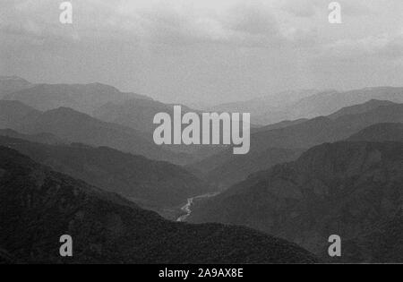 Auf dem Weg zum Kotzen, Albanien, 1992 Stockfoto