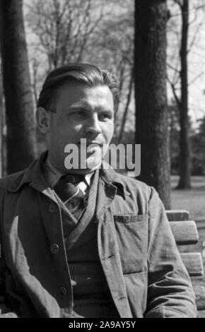In einer Pause an einem Park in der Nähe der Potsdamer Platz in Berlin, Deutschland 1930. Stockfoto