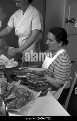 Tägliche Geschäft an einen Lehrling home Der NSV Organisation in Berlin Charlottenburg, Deutschland 1930. Stockfoto