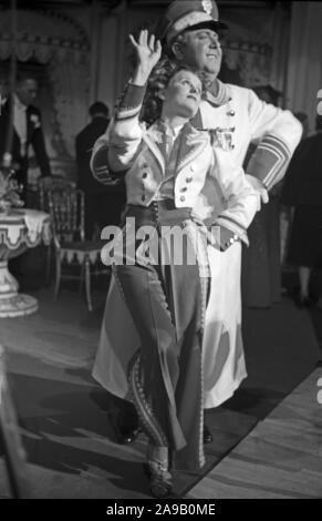 Die Operette 'Melodie der Nacht' im Berliner Metropol Theater unter der Regie von Heinz Hentschke, Deutschland 1930 Stockfoto