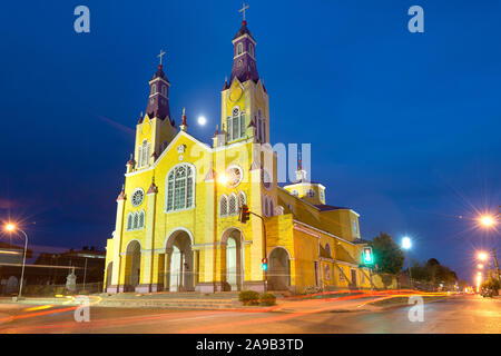 Die Kirche von San Francisco auf dem Hauptplatz von Castro, Chiloé Insel im südlichen Chile. Stockfoto