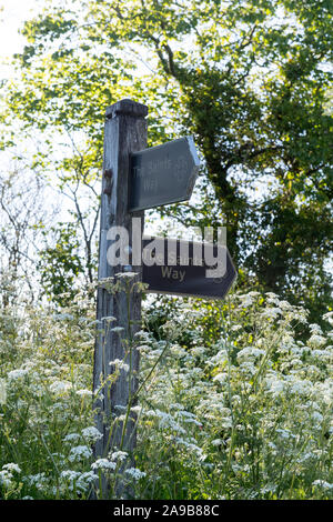 Cornish Wanderweg Küste Wegweiser Stockfoto