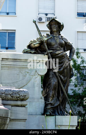 Denkmal für Carlos Pellegrini in Buenos Aires. Skulptur von Felix Coutan aus Marmor und Bronze. Der argentinische Held wird von den Figuren o begleitet Stockfoto