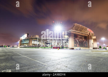 Die Universität von Louisville Papa John's Cardinal-Stadion wurde kürzlich renoviert, um eine Kapazität von 55.000 für ihre Fußballmannschaft zu erreichen. Stockfoto