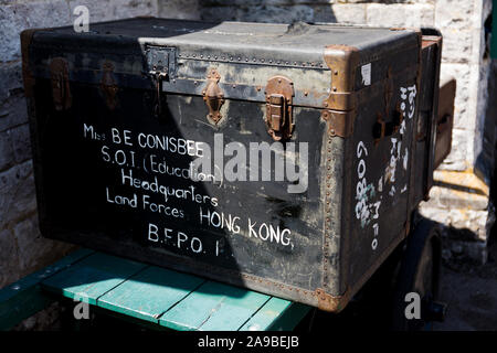 Alte Verpackung Stamm. Corfe Bahnhof Dorset England UK Stockfoto