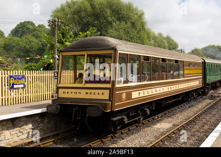 Eine seltene Devon Belle Pullman Beobachtung Auto. Corfe Bahnhof Dorset. Stockfoto