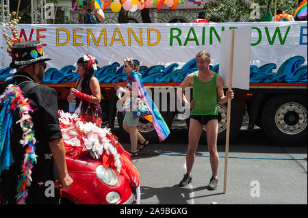 15.06.2019, Wien, Österreich - Teilnehmer der Euro Pride Parade entlang der Ringstraße im Zentrum von Wien. 0 SL 190615 D 079 CAROEX.JPG [MODELL RE Stockfoto