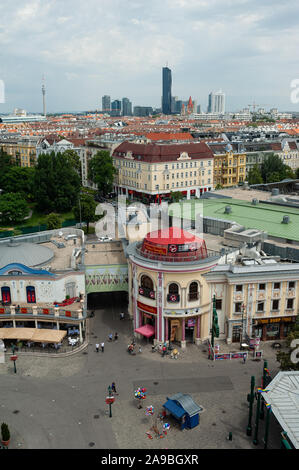 16.06.2019, Wien, Österreich - Blick von der Wiener Prater Riesenrad über das stuwerviertel in Richtung Spö mit dem DC Tower, die ich in der backgroun Stockfoto