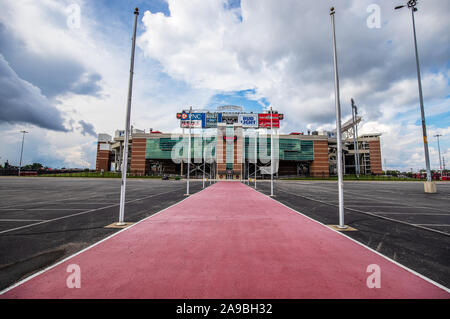 Die Universität von Louisville Papa John's Cardinal-Stadion wurde kürzlich renoviert, um eine Kapazität von 55.000 für ihre Fußballmannschaft zu erreichen. Stockfoto