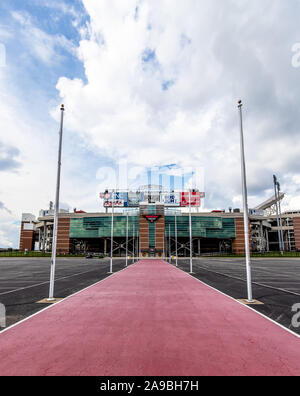 Die Universität von Louisville Papa John's Cardinal-Stadion wurde kürzlich renoviert, um eine Kapazität von 55.000 für ihre Fußballmannschaft zu erreichen. Stockfoto