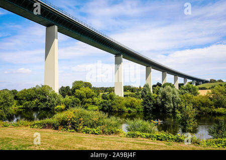 04.08.2019, Mülheim an der Ruhr, Nordrhein-Westfalen, Deutschland - Die mintarder Ruhrtalbruecke, auch genannt Mintarder Brücke, ist die längste Stahl Stockfoto