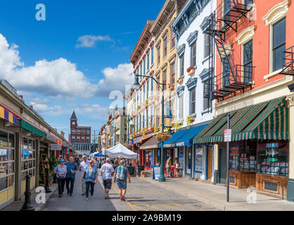 W Elder Straße von Findlay Markt in der historischen Über - Rhein Bezirk, Cincinnati, Ohio, USA. Stockfoto