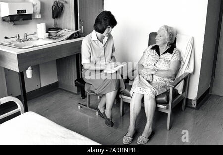 Doctor's Queen Medical Centre, Nottingham, Großbritannien 1990 Stockfoto