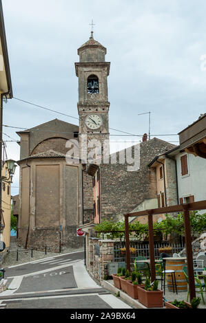 Kirche in Torri del Benaco Hafen, Provinz Verona, Venetien, Italien Stockfoto