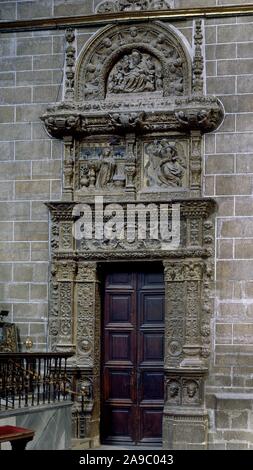 PLATERESCA PORTADA DE LA SACRISTIA DE LA CATEDRAL DE PLASENCIA - SIGLO XVI. Autor: JUAN DE ALAVA. Lage: Catedral Nueva. Plasencia. CACERES. Spanien. Stockfoto