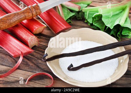 Kochen Rhabarber und Vanilla Bean Stockfoto