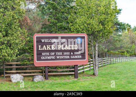 Zeichen begrüßt Besucher Lake Placid, Essex Co., NY Stockfoto