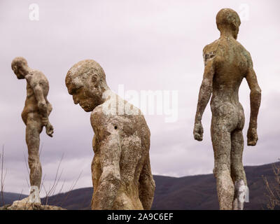 El Torno, Caceres, Spanien; Januar, 12, 2018: Portrait von Statuen der Denkmal für die Vergessenen des Spanischen Bürgerkriegs. Jerte Tal. Stockfoto