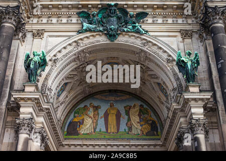 Eine Außenansicht des Berliner Dom, auch als Berliner Dom in der historischen Stadt Berlin in Deutschland bekannt. Stockfoto