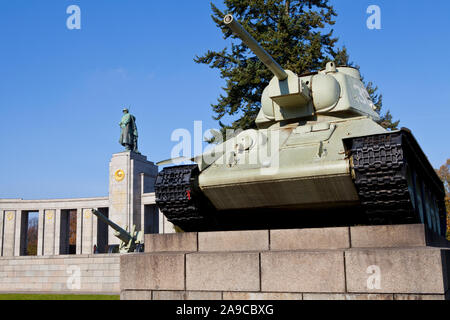 Berlin, Deutschland - 31. Oktober 2012: Das Sowjetische Ehrenmal im Tiergarten, Berlin, gewidmet der Sowjetunion Krieg tot, insbesondere die 80,00 Stockfoto