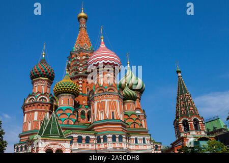 Ein Blick auf die beeindruckende St. Basils Kathedrale in der Stadt Moskau, Russland. Stockfoto