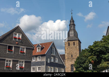 Alte, traditionelle Architektur der kleinen deutschen Stadt, Hattingen, Deutschland Stockfoto